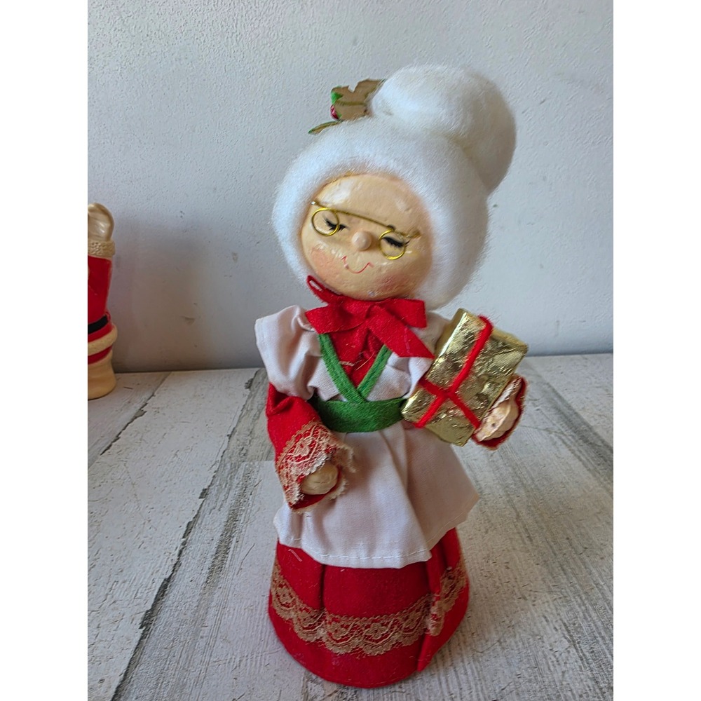 vintage Mrs Claus paper cardboard statue figurine present